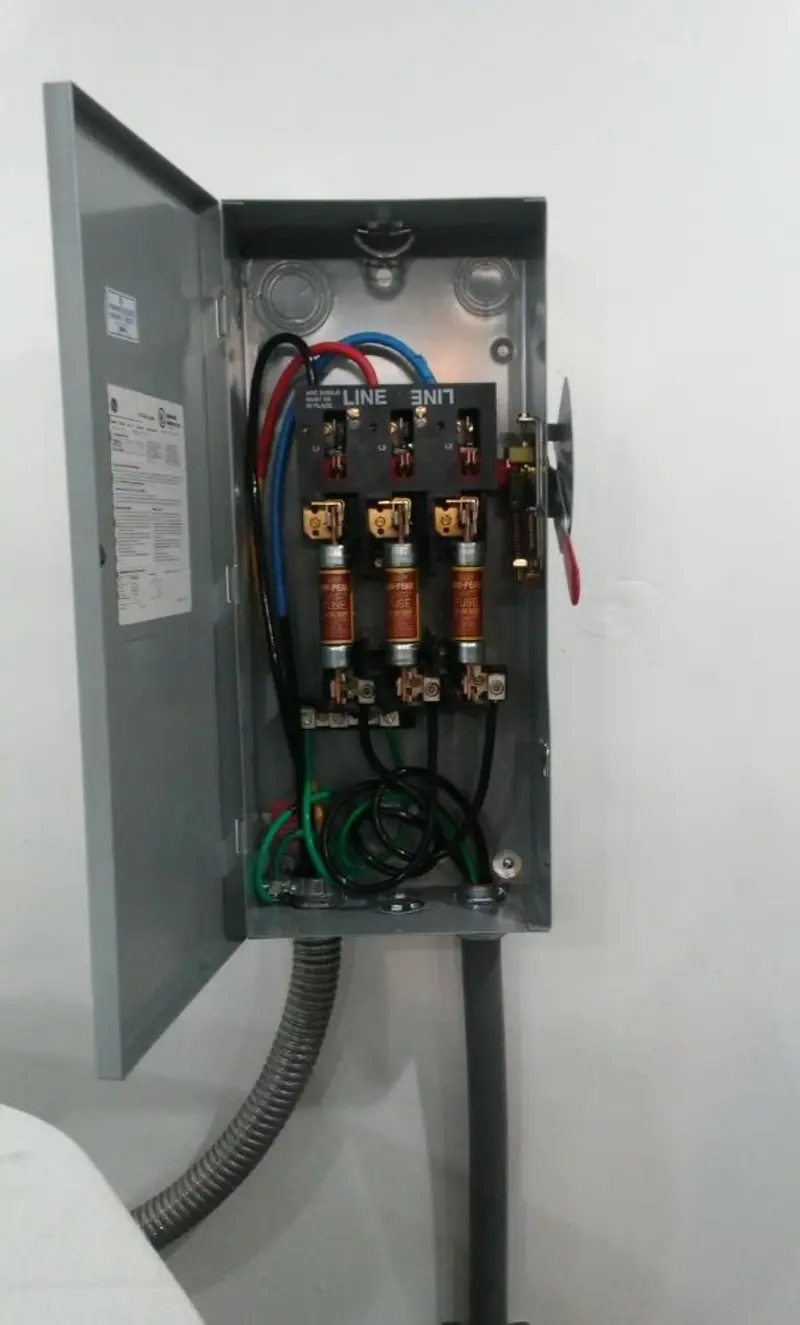 Three-phase disconnect switch installed for Smoke Detector Installation in Summit